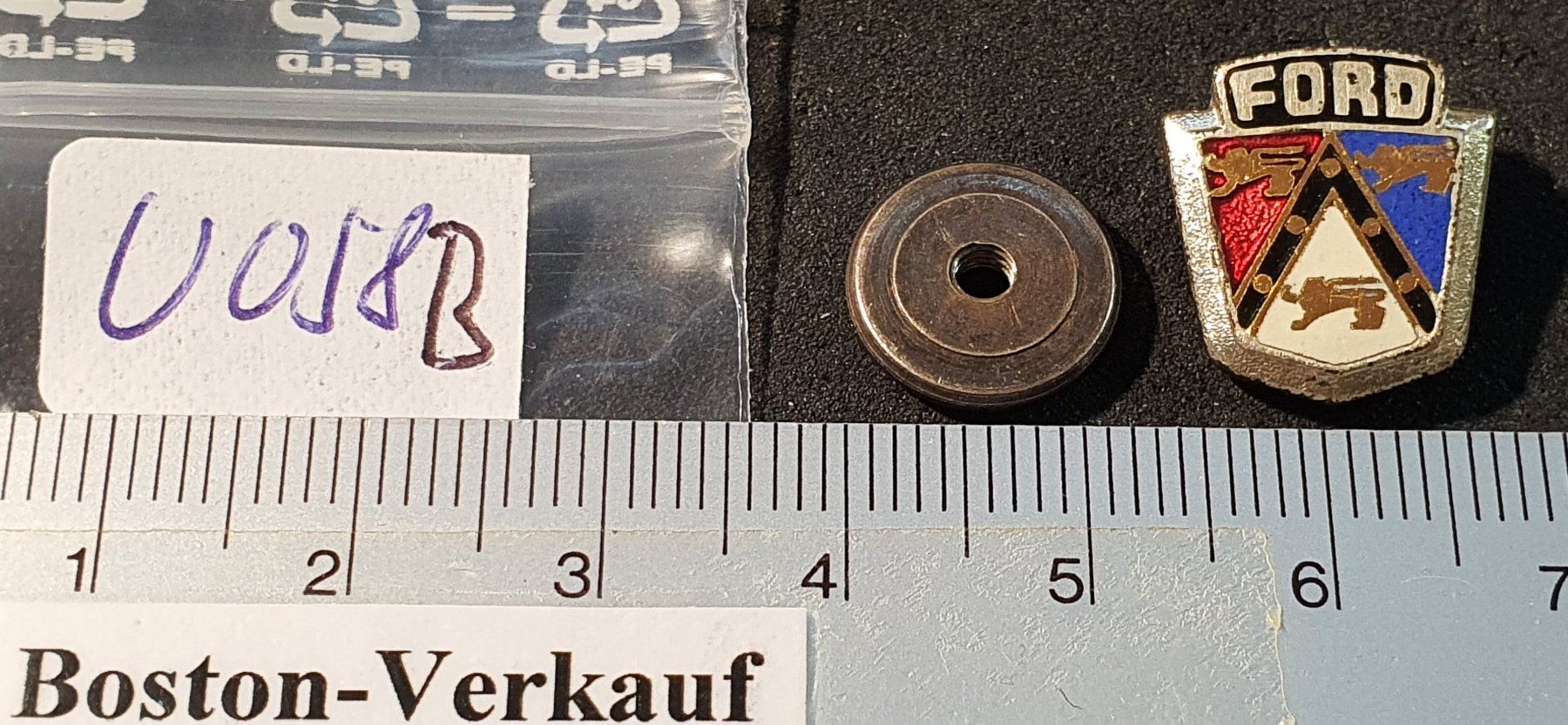 Ford Plaketten & Abzeichen: U058B - Alter Reversknopf FORD Logo – Gebraucht aus Reinach BL von Boston-Verkauf 1