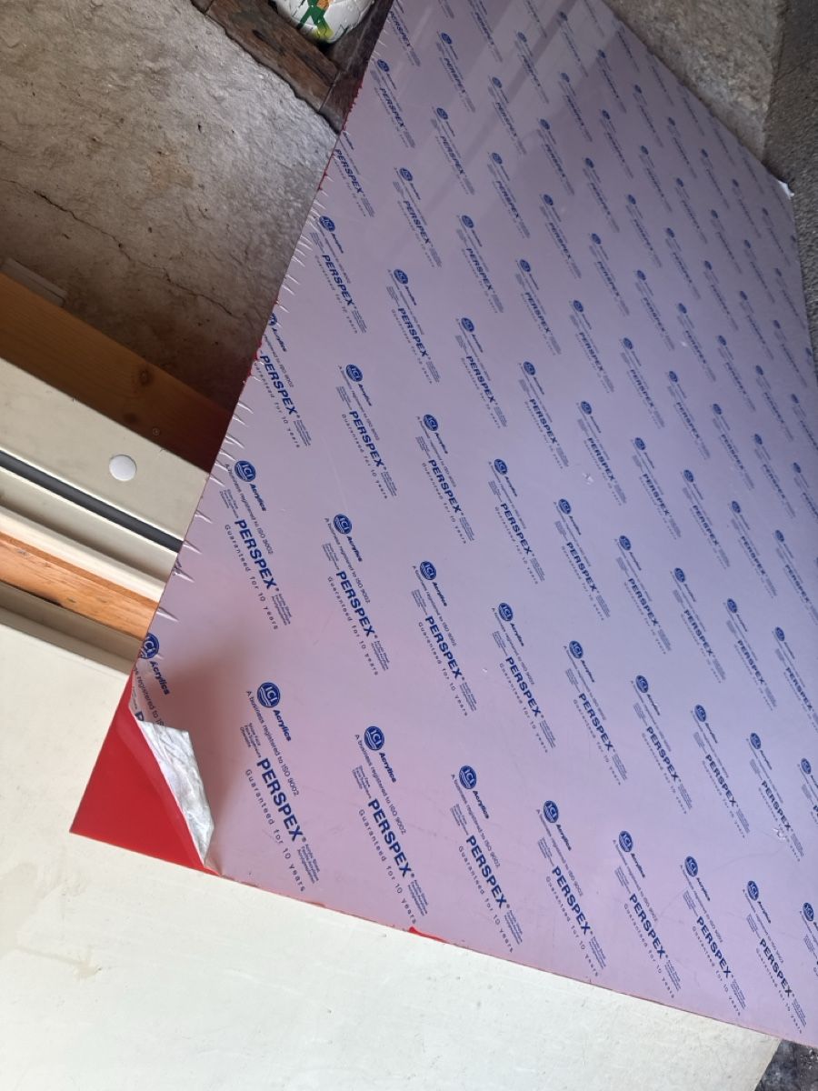 Piatti di portata: Acrylglas Platte Perspex rot – Usato da Langnau i. E. venduto da Acrjl