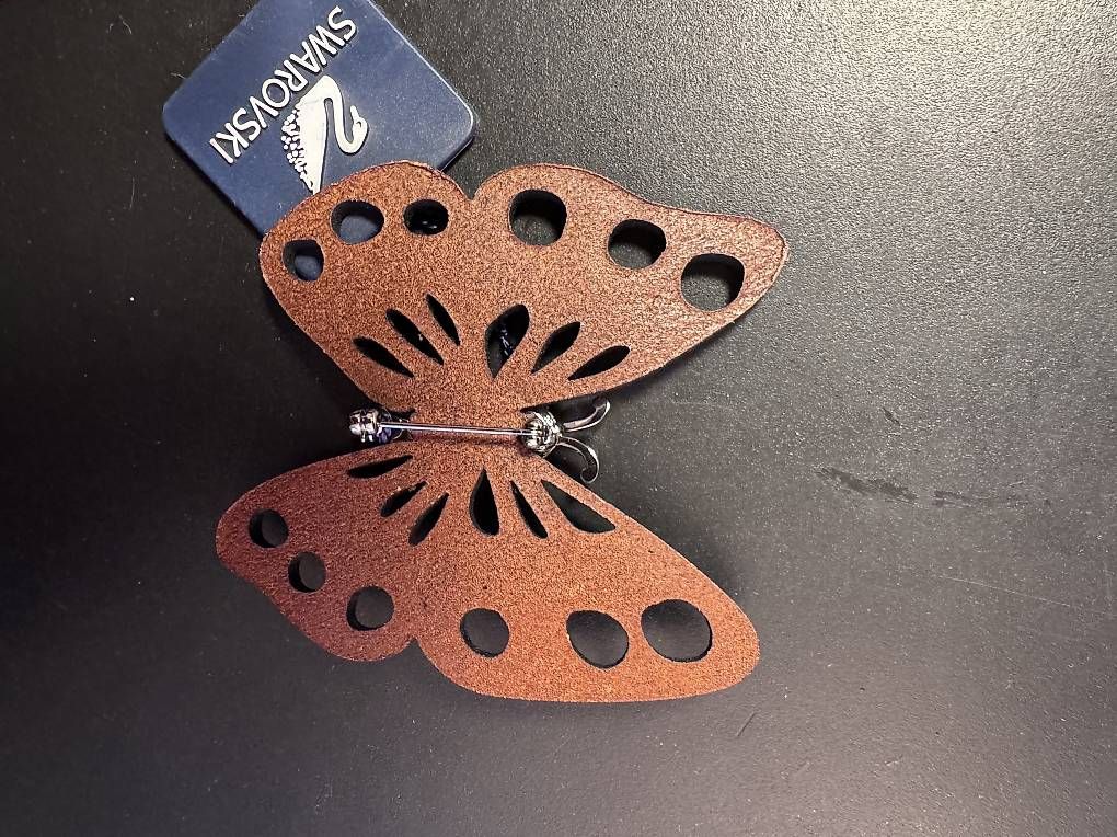 Broschen & Nadeln: Schmetterling - Brosche von Swarovsky – Gebraucht aus Birmensdorf ZH von FiKaVa 2