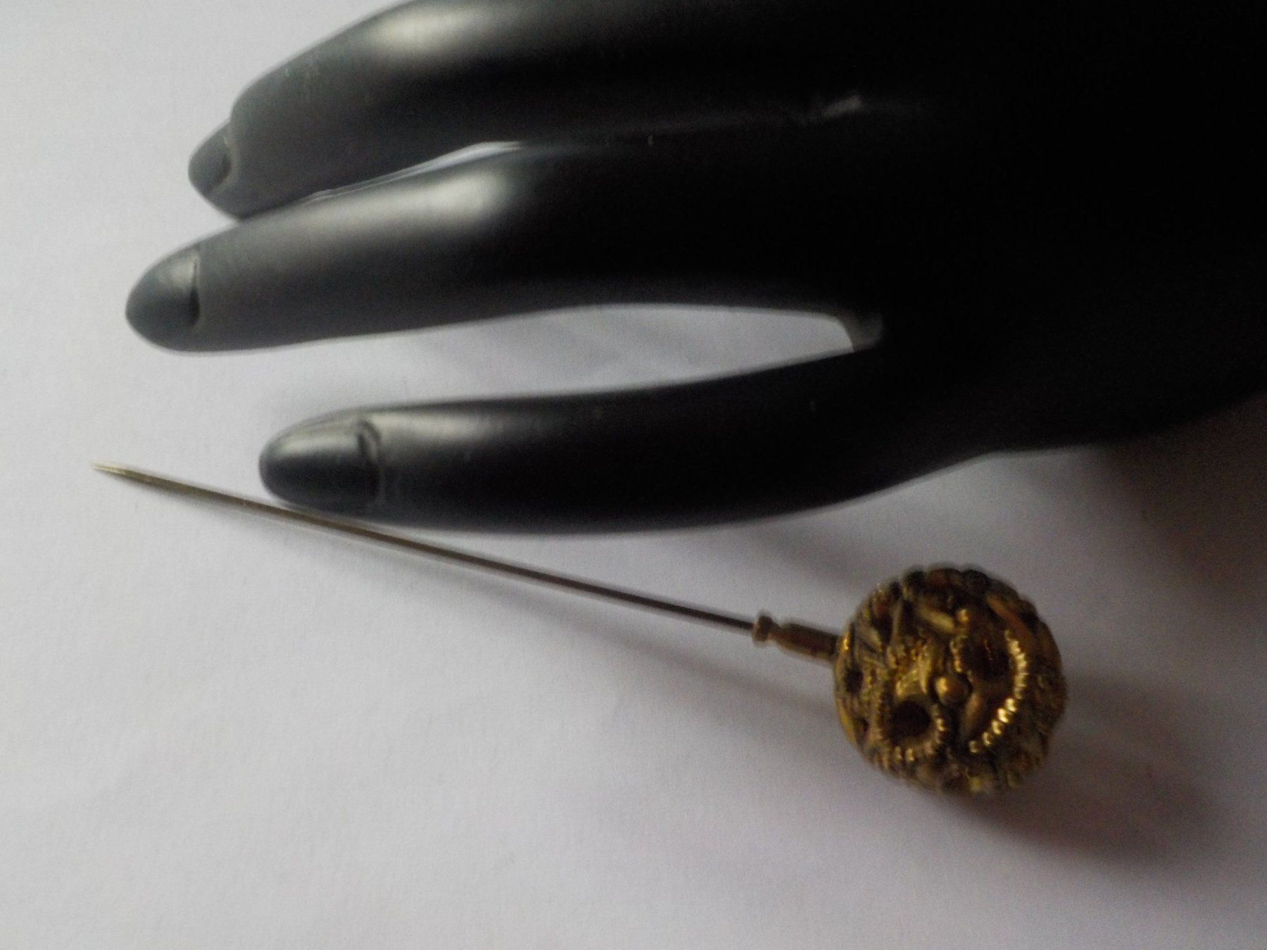 Copricapi, berretti & cappellini: antike Hutstecknadel (2) – Usato da Muri b. Bern venduto da Silberqualle 1