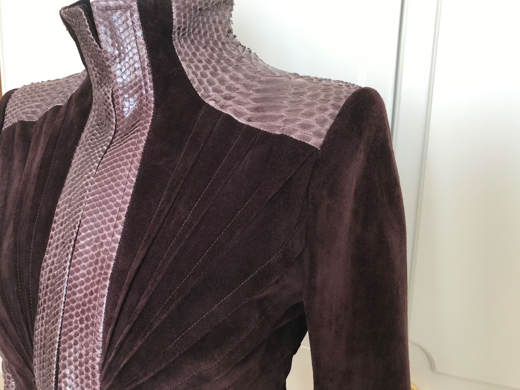 Gucci Giacche: Gucci Runway Python Jacke NP 7700 CHF Gr. IT 40 – Usato da Au SG venduto da alphajoker 1