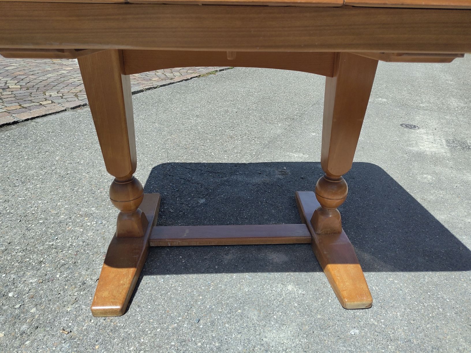 Tavoli: Ausziehbarer Tisch – Usato da Tuggen venduto da rom_2w72 1