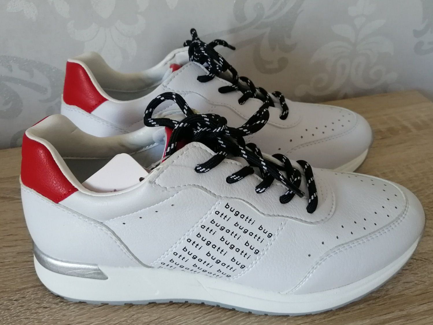 Bugatti Scarpe da donna: Sneaker Damen " Bugatti" Gr.38 NEU!!! – Nuovo e nell'imballaggio originale da Henau venduto da AXAA 1