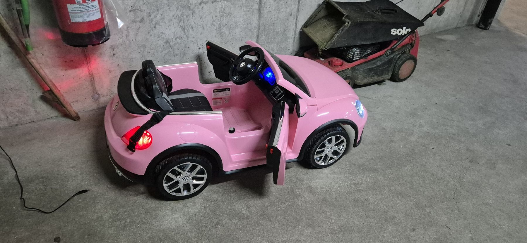 Fahrzeuge für Kinder: Kinder Elektroauto VW Beetle Actionbikes pink – Gebraucht aus Hofstetten SO von IgorMarijak 3