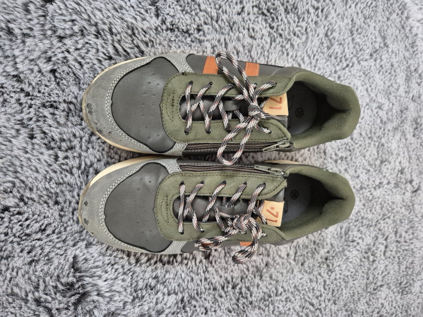 Scarpe per ragazzi: Sneaker Gr. 38 – Usato da Widnau venduto da KleineHonigblume 2