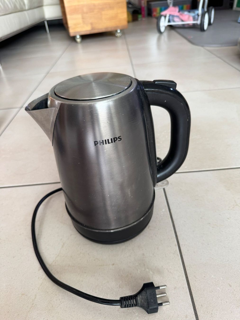 Philips Bollitori: Wasserkocher Philips 1.7 L Metall – Usato da Fribourg venduto da BarbaraD