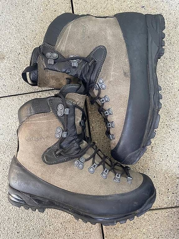 Scarpe da uomo: SWISS ARMY BOOTS SchuheGr. 41-42 – Usato da Diepflingen venduto da Haxhema