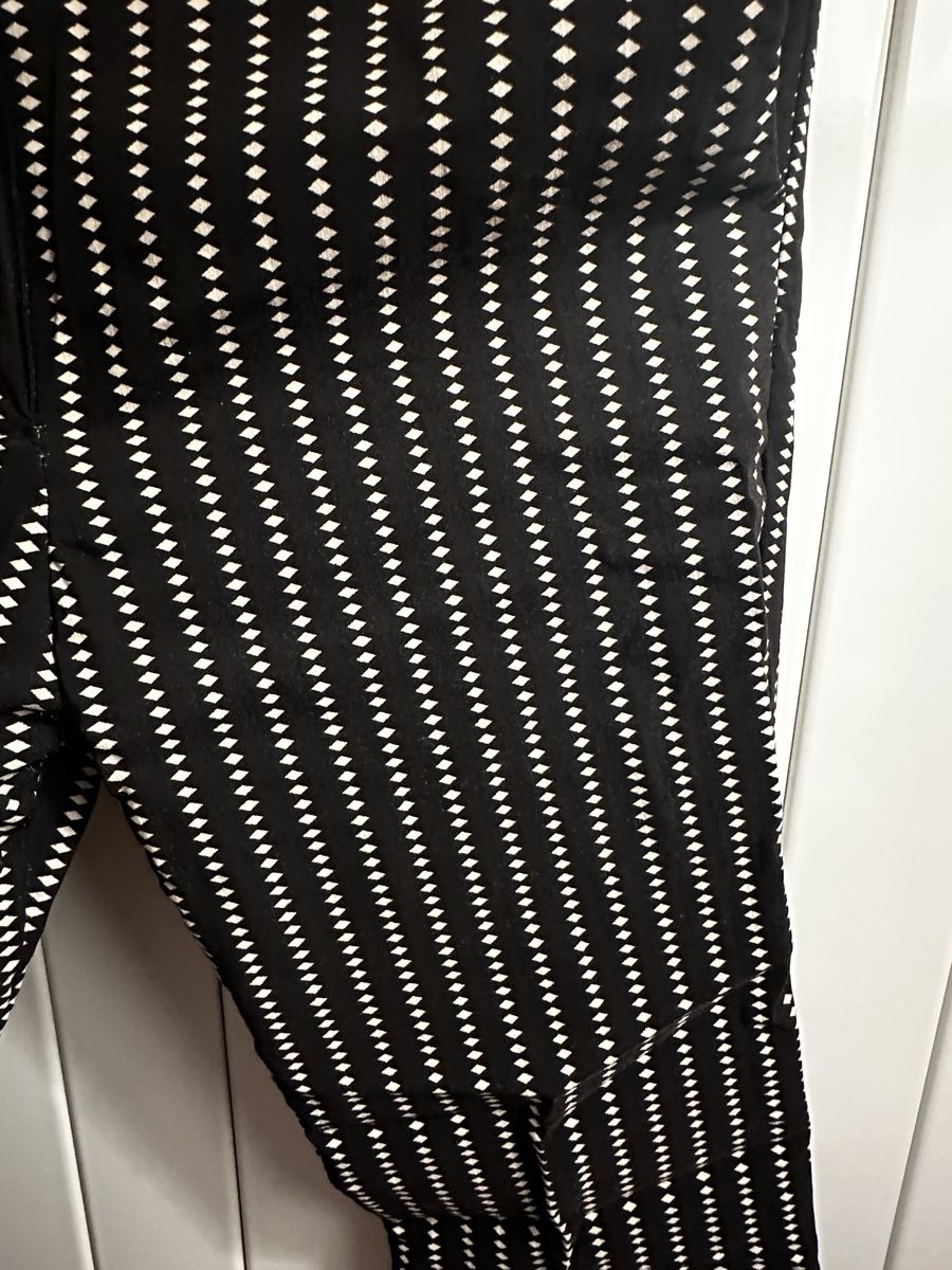 Mango Pantalons: Black Trousers with Geometric Pattern  – D'occasion à Zürich par man_x9fj 2