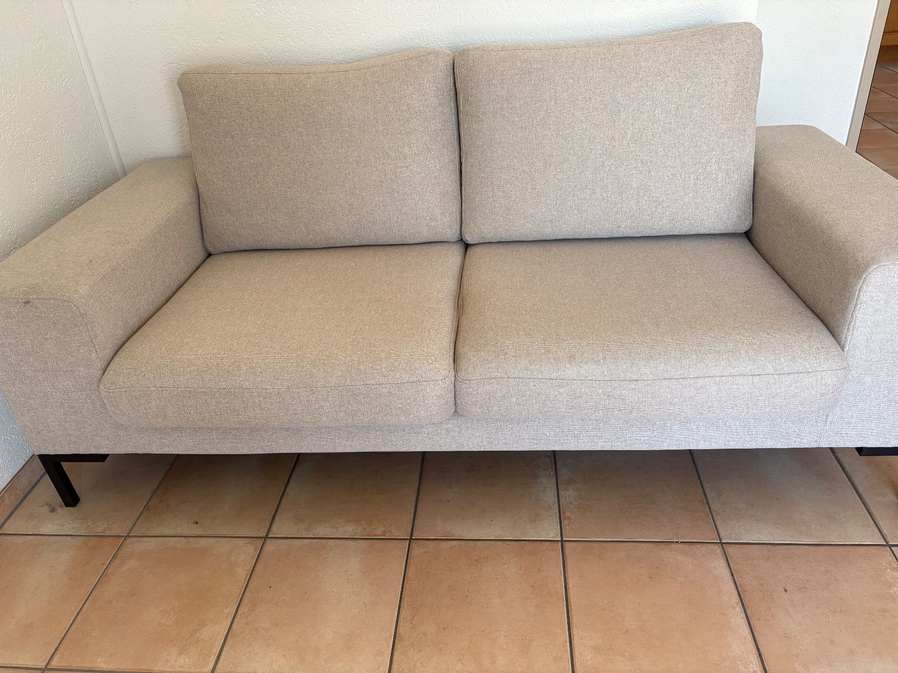 Livique Divani: ZWEI neuwertige Livique Sofa – Usato da Rüti ZH venduto da socali