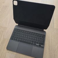 Apple Magic Keyboard iPad Pro 13-inch (M5, 2025) gut Zustand