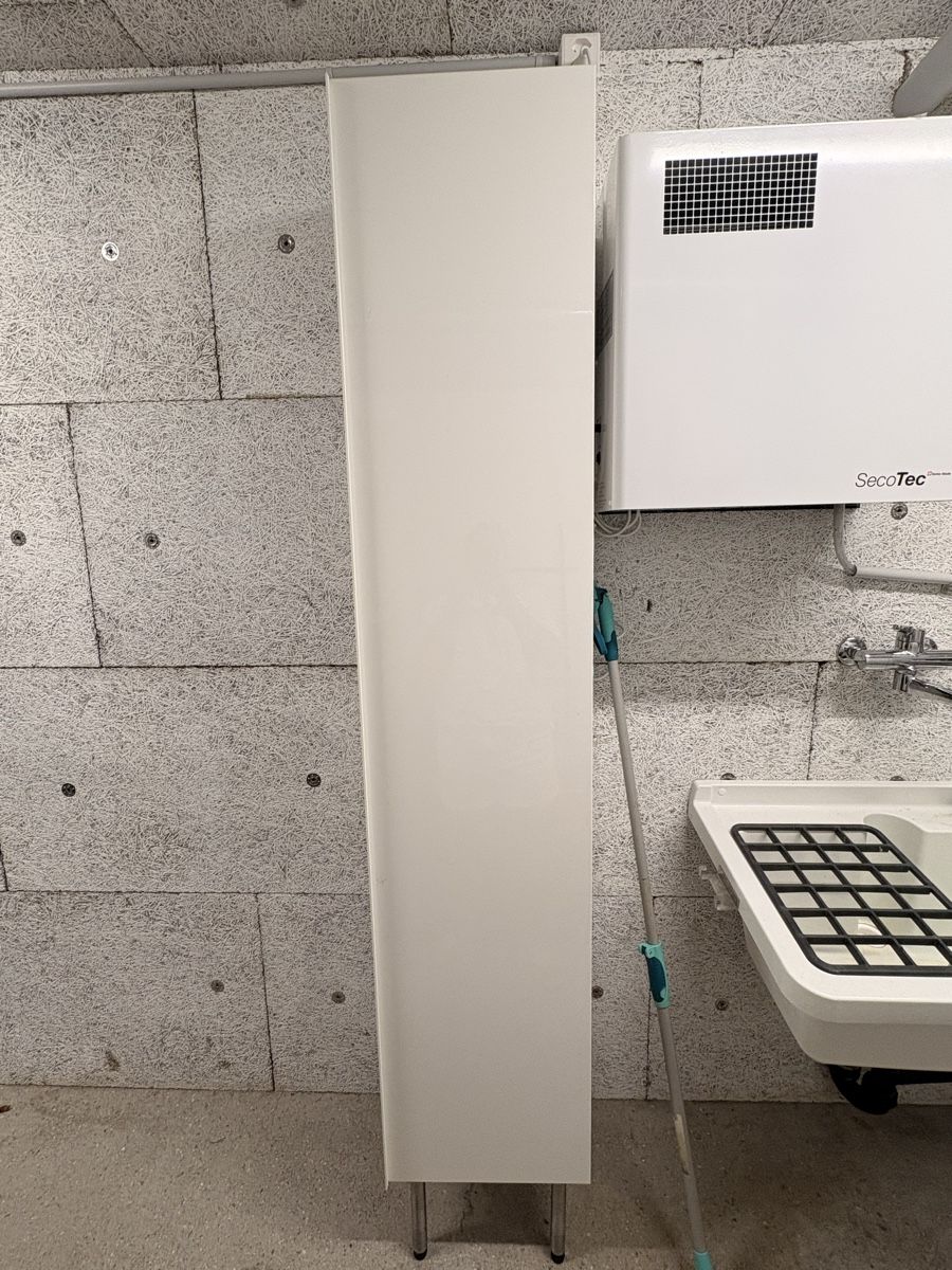 Ikea Scaffali: Tall White ikea Storage Cabinet: Godmorgon – Usato da Oberengstringen venduto da tal_t5f9 1