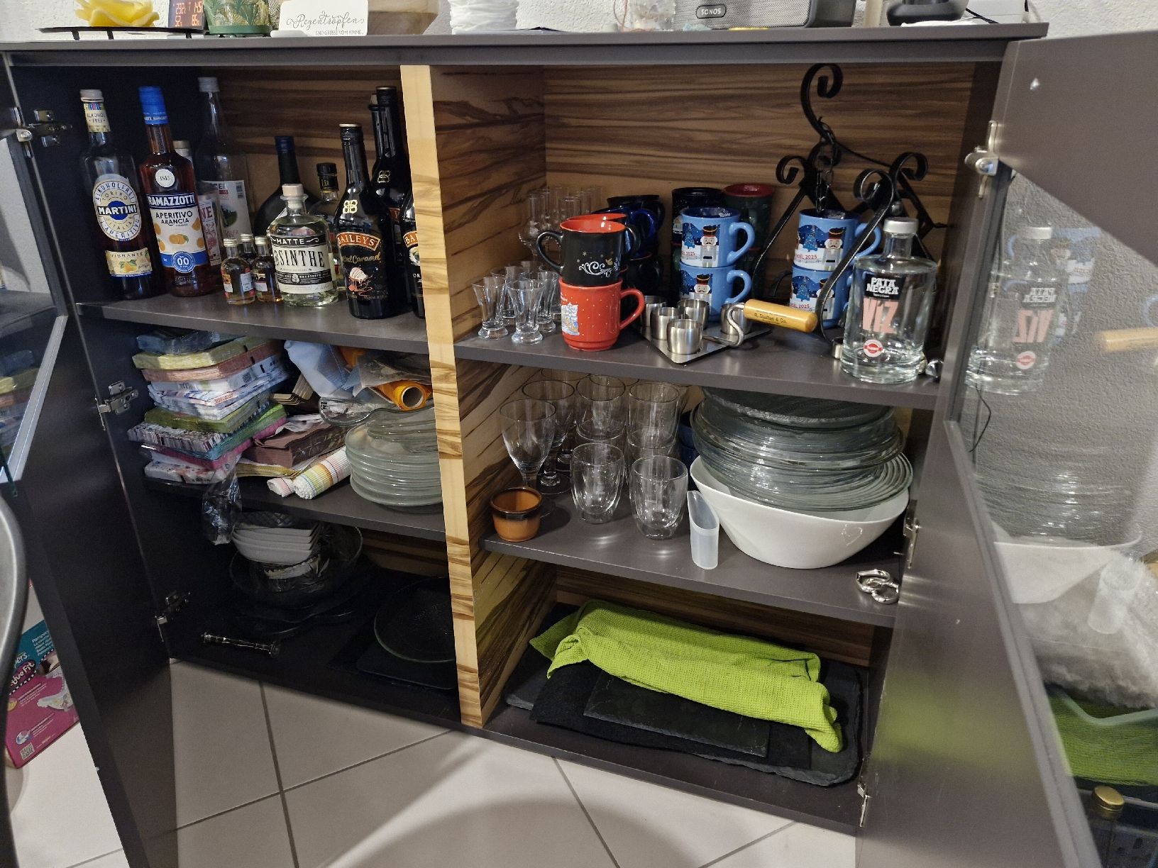 Kommoden: Sideboard mit Vitrine – Gebraucht aus Thörigen von c33steffen.. 1