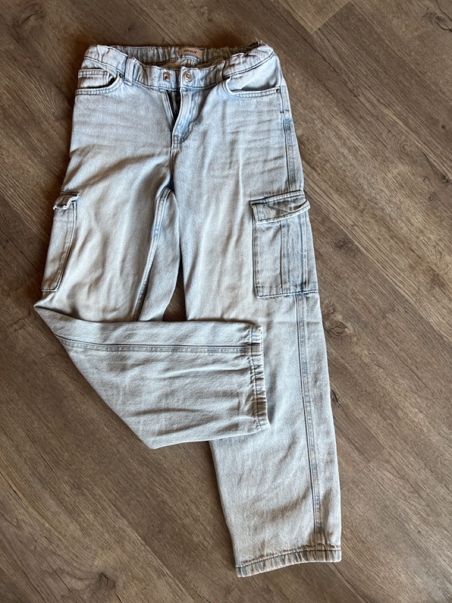 Pantaloni: Hellblaue Jeans Only gr152 – Usato da Niederstocken venduto da Eleonore000