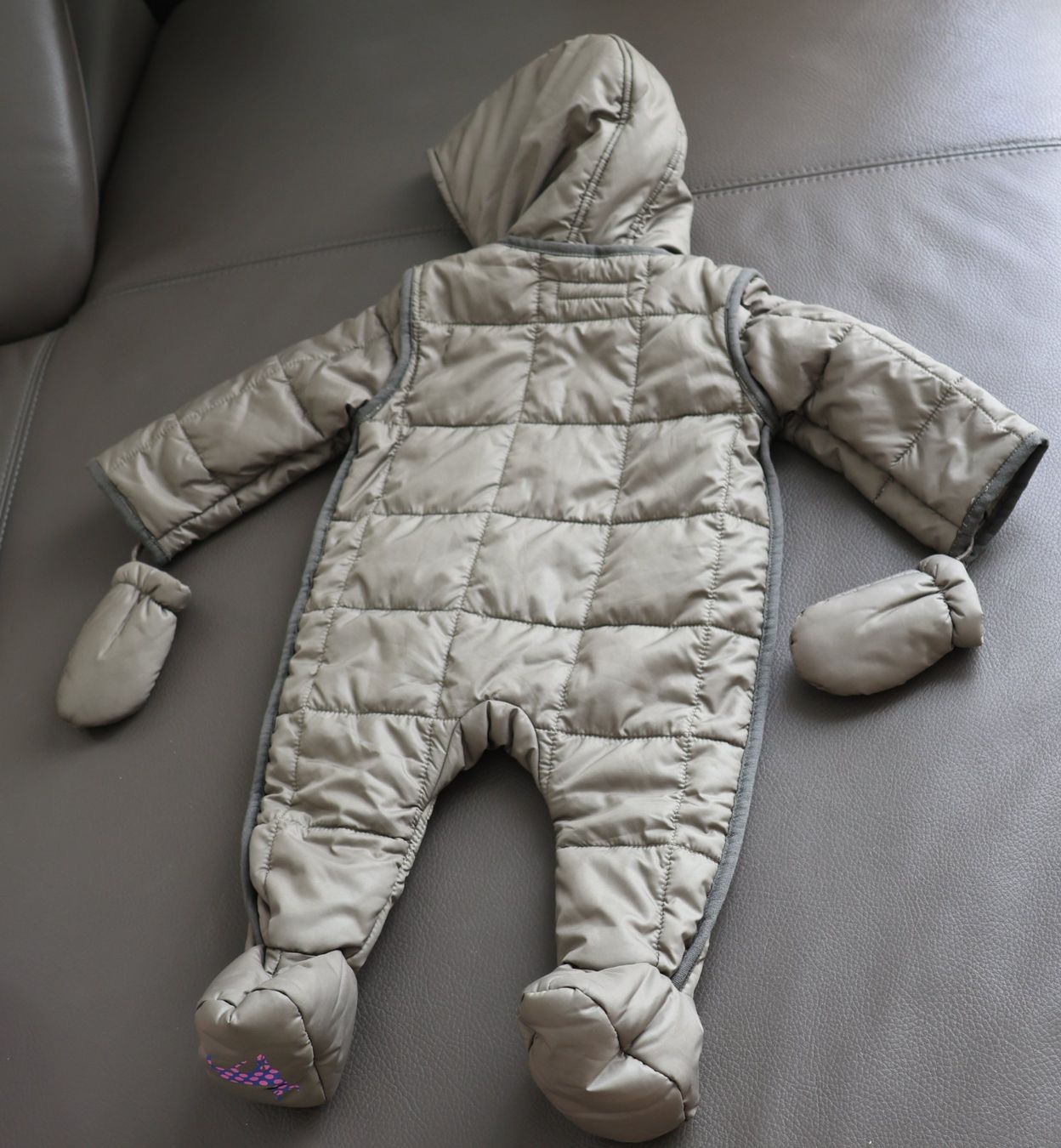 Pagliaccetti: KINDER STELLA MCCARNTEY OVERALL 6 MONATE – Nuovo (secondo la descrizione) da Balzers venduto da MinimenschMia 8