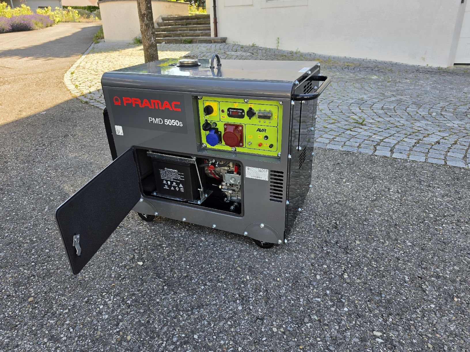 Pramac Stromgeneratoren: Stromgenerator Pramac PMD 5050s neuwertig – Gebraucht aus Mettlen von elios0888 9