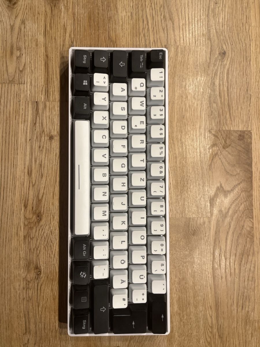 Sharkoon Tastiere: Sharkoon gaming keyboard – Nuovo (secondo la descrizione) da Flawil venduto da Poltis