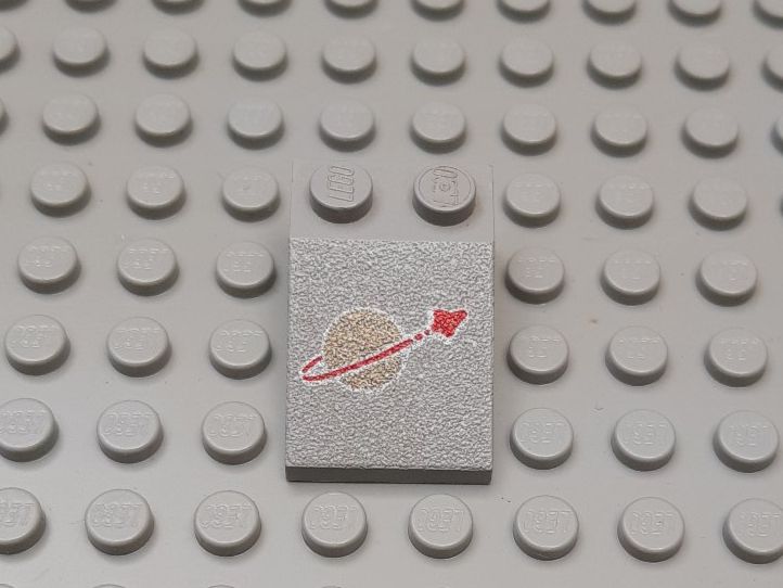 Lego Kit di costruzioni: LEGO Classic Space - Slope Moon Pattern - 3298p90 – Usato da Muhen venduto da Legoholic