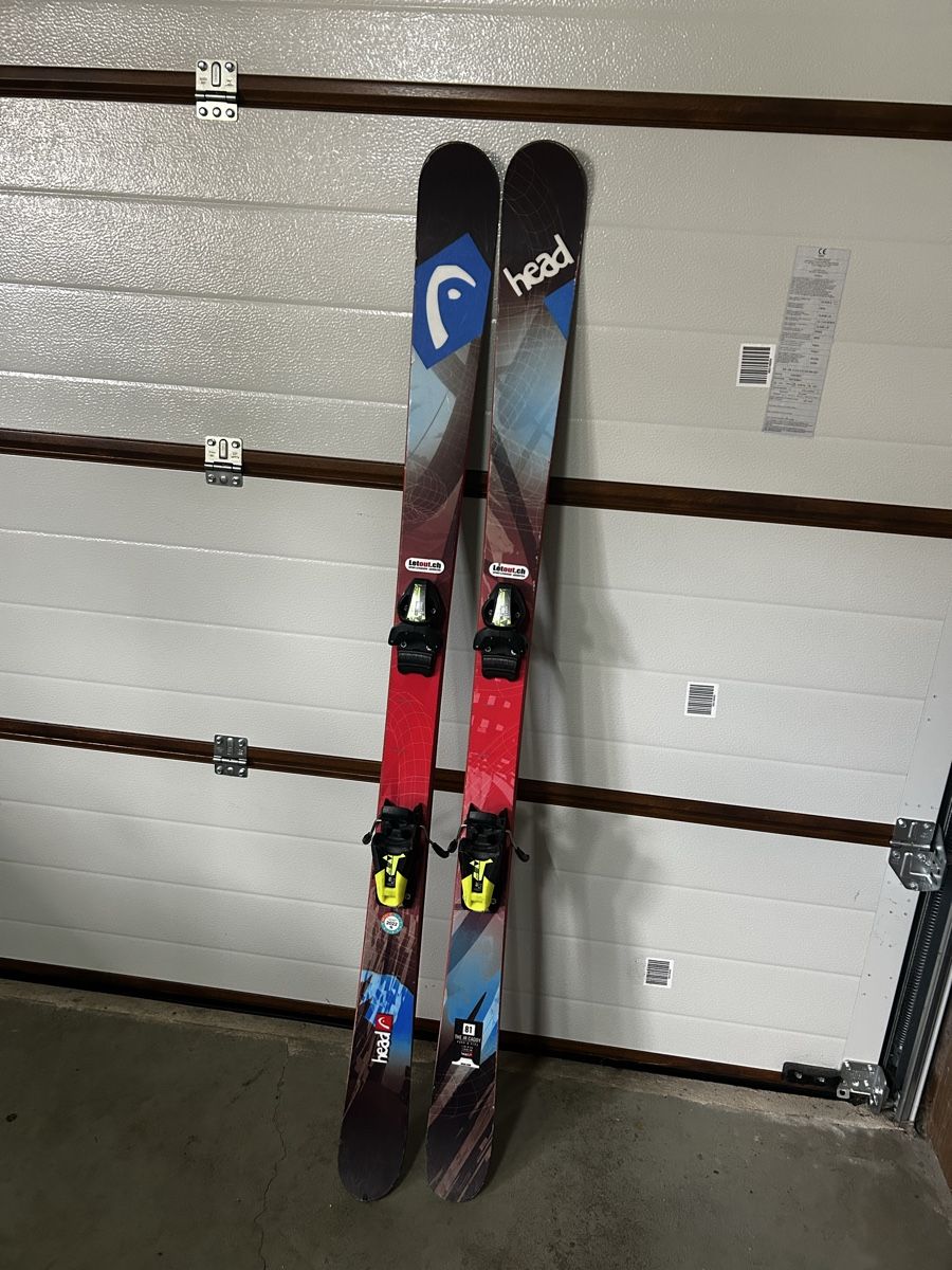 Head Skis: Skis Freestyle Head 161cm – Defekt aus Reconvilier von ako_6n9m