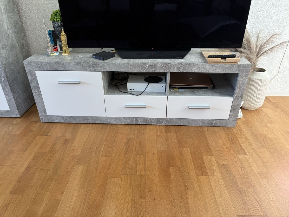 Meubles TV: Modernes TV Möbel / Lowboard –  Marmoroptik – D'occasion à Wallisellen par des_l5yc
