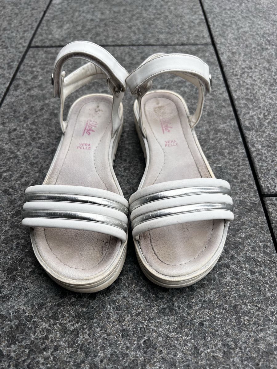 Scarpe per ragazze: Bequeme Leder-Sandale, Gr. 34 – Usato da Kaltbrunn venduto da mochita76