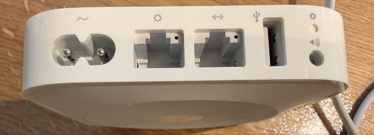Apple Modems & Router: Apple AirPort Express 2. Gen. A1392 – Gebraucht aus Gisikon von lila.libelle 3