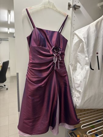 Elegantes, schimmerndes Abendkleid, Grösse 36
