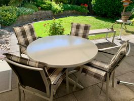 Gartentisch mit 5 Gartenstühlen inkl. Sitzkissen