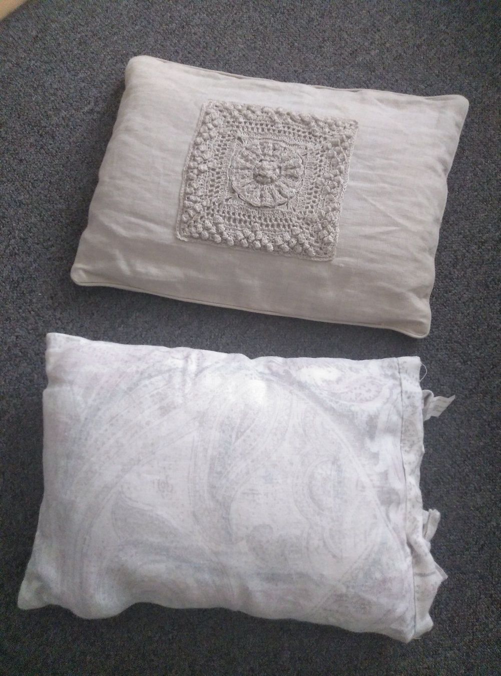 Cuscini: 2 Kissen 40cm x 25cm – Usato da Schöfflisdorf venduto da cri_8gn5