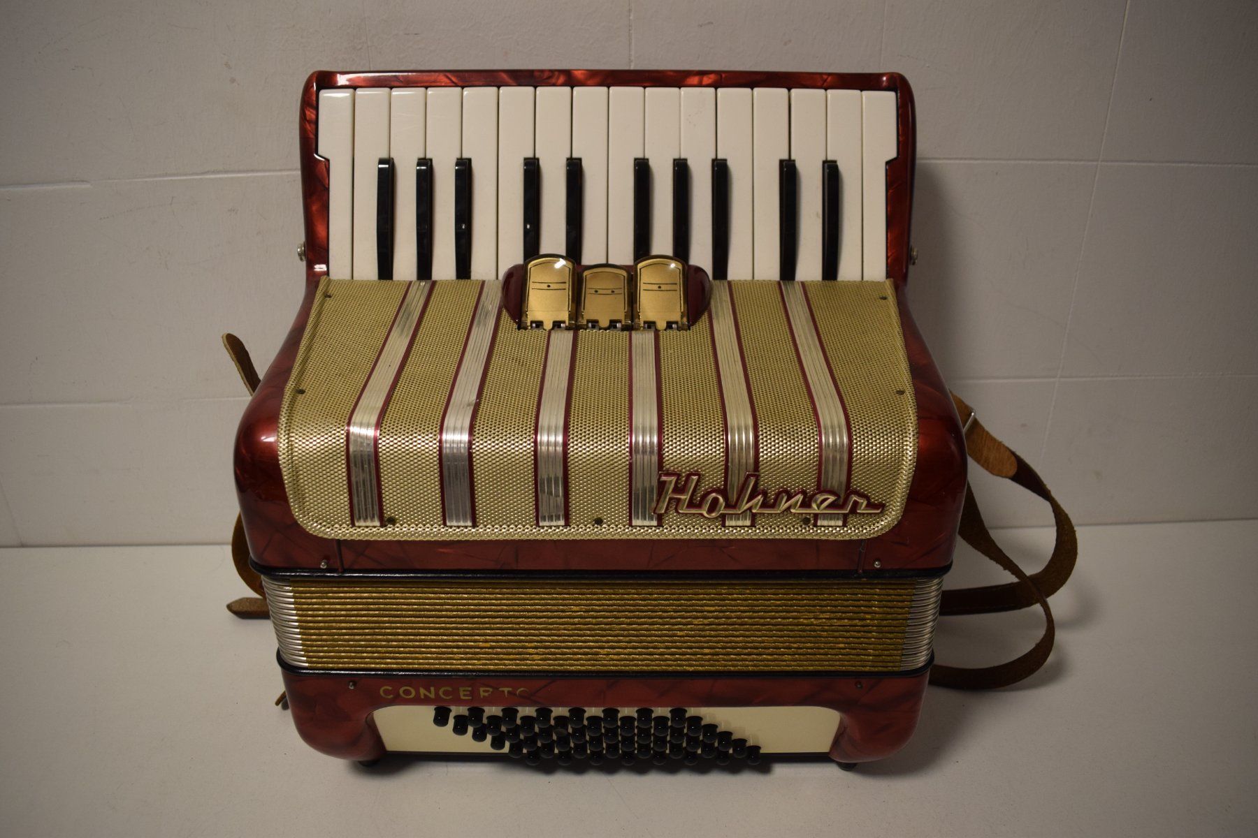 Hohner Strumenti musicali: Akkordeon chromatisch Hohner Concerto I – Usato da Zürich venduto da baumusik