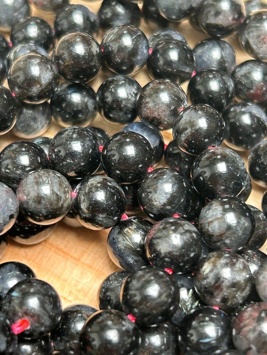 Minerali & Pietre curative: Strang echte Astrophyllite Kugeln / stone beads 8 mm – Nuovo (secondo la descrizione) da Niederrohrdorf venduto da Ytobi 1
