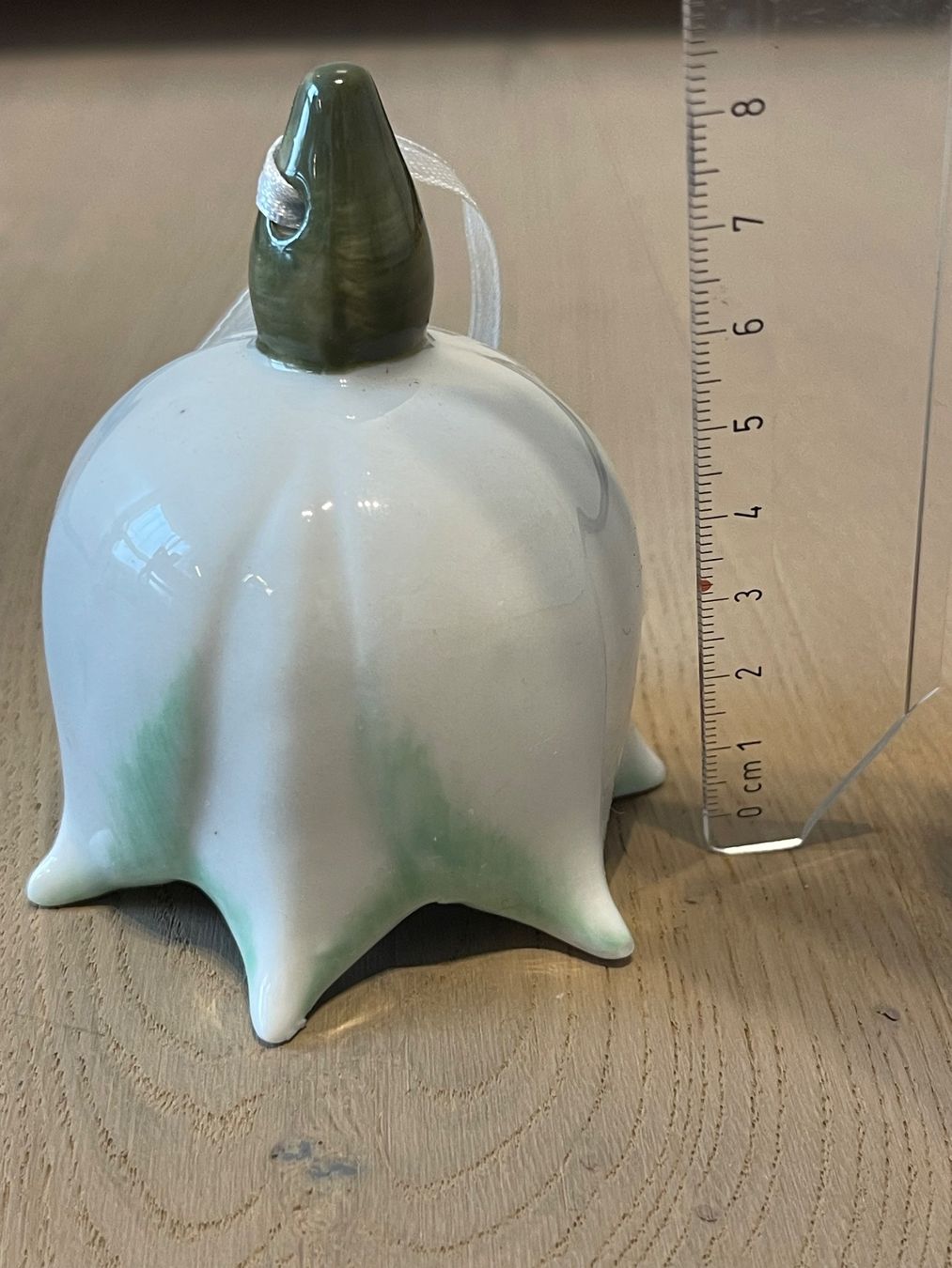 Alle Dekorationen: 4 Maiglöckchen weiss Grösse ca. 8cm – Gebraucht aus Oberägeri von Chica-go