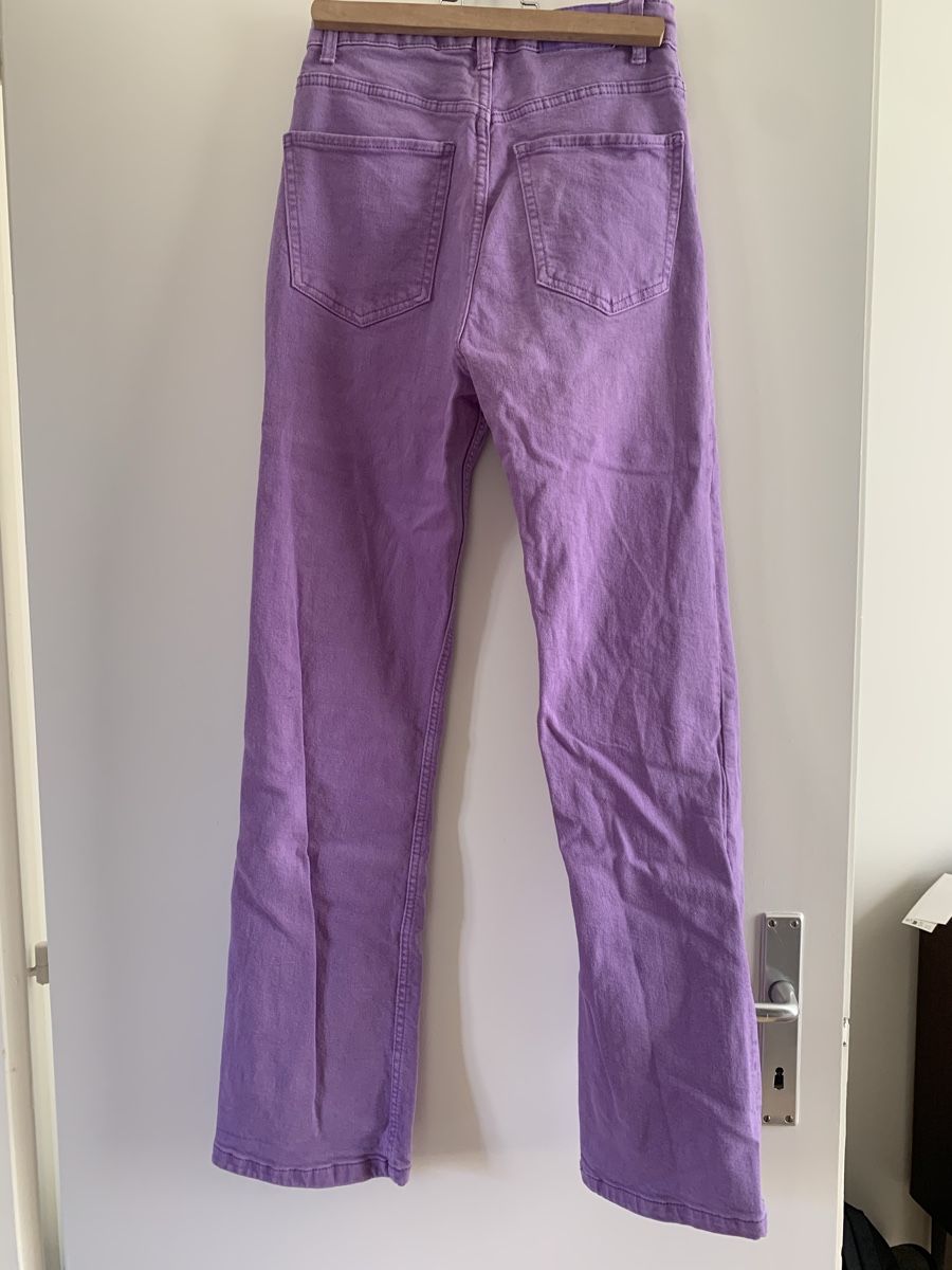 Bershka Jeans: Jeans violet Bershka – Usato da Prangins venduto da val_2c72 1