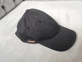 Schwarze Cap mit bluetooth Kopfhörer