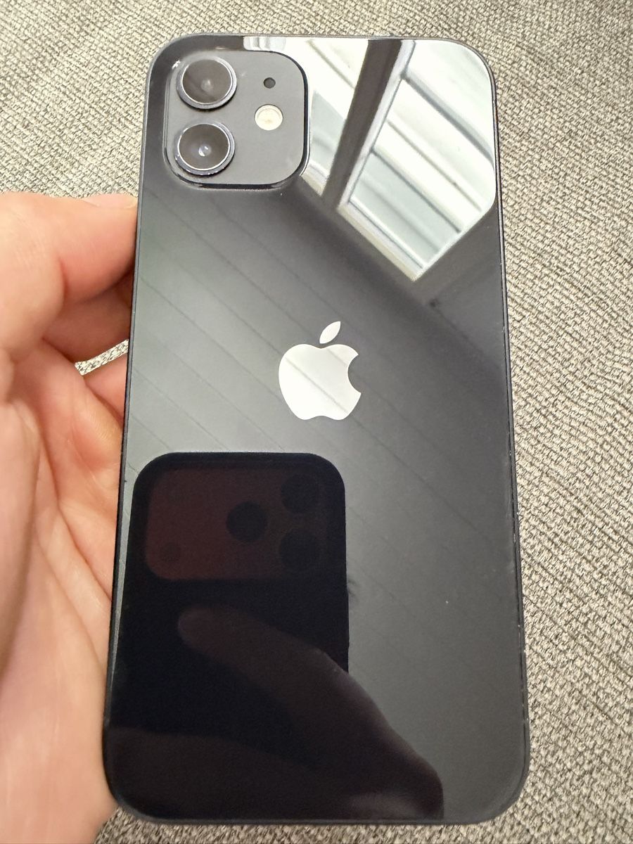 Apple Telefoni cellulari / Smartphones: iPhone 12 Schwarz 128GB neuwertig – Usato da Zug venduto da Kenny 2