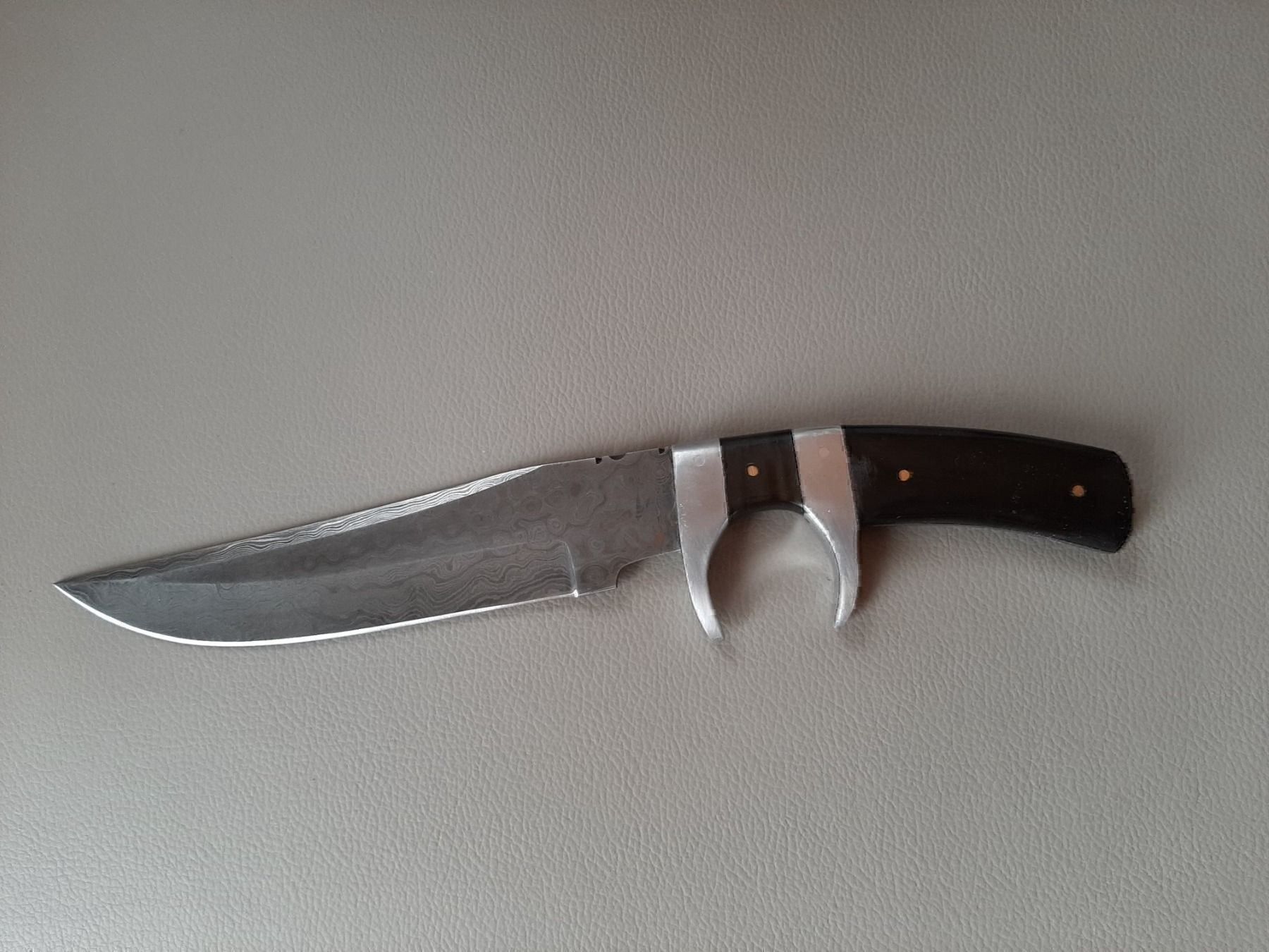 Accessori: Wunderschöner Unikat Damast dolch – Nuovo e nell'imballaggio originale da Buchs AG venduto da Cuescu