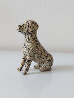 Dalmatiner  Hund  aus Dalmatiner-Jaspis   Schmuckstein