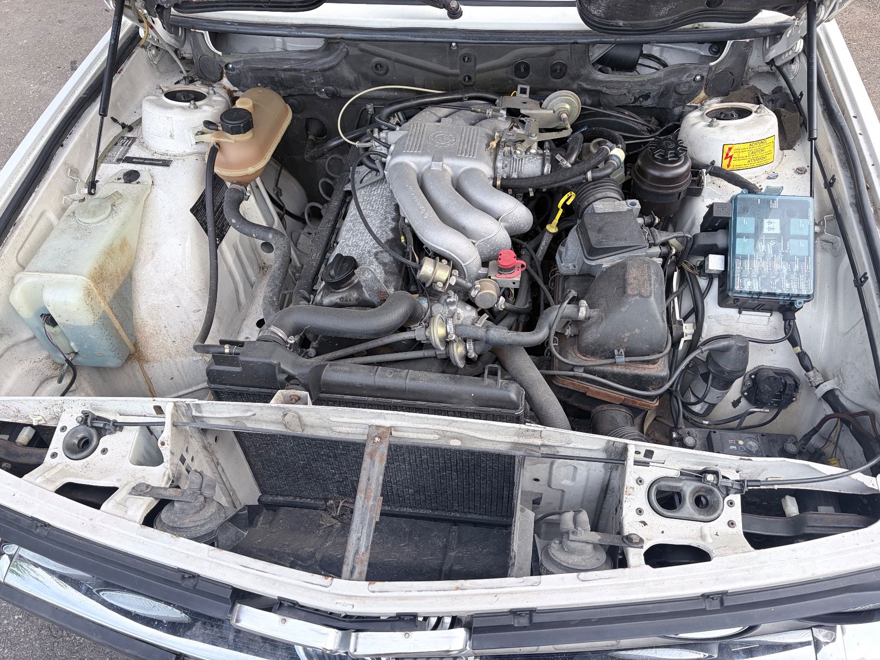 BMW Automobili: BMW E28 520i Restaurierungsprojekt ab1chf – Usato da St. Antoni venduto da ami_jcz7 4