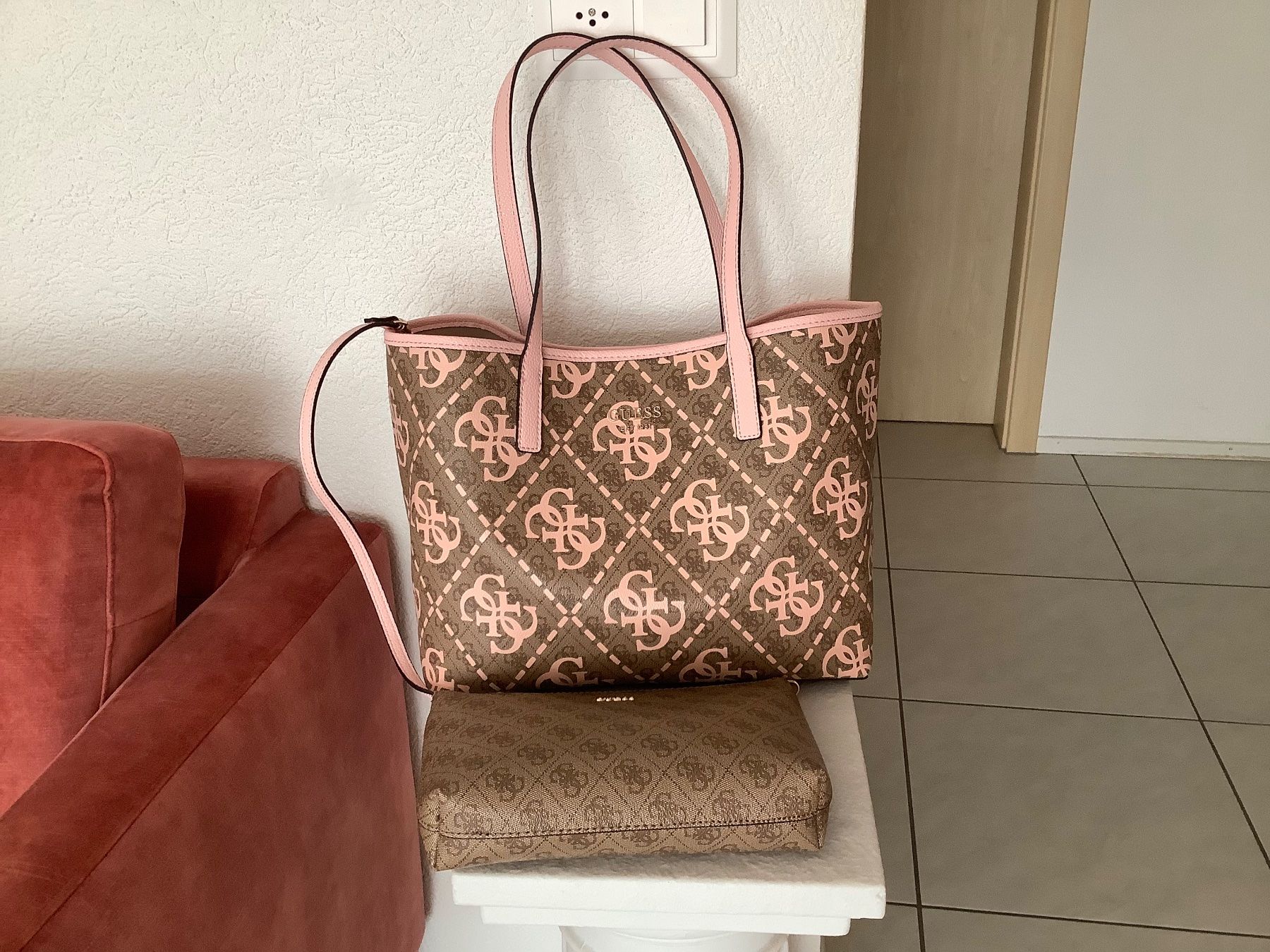 Guess Borse da donna: GUESS Tasche NEU – Nuovo e nell'imballaggio originale da Aegerten venduto da G7unit 1
