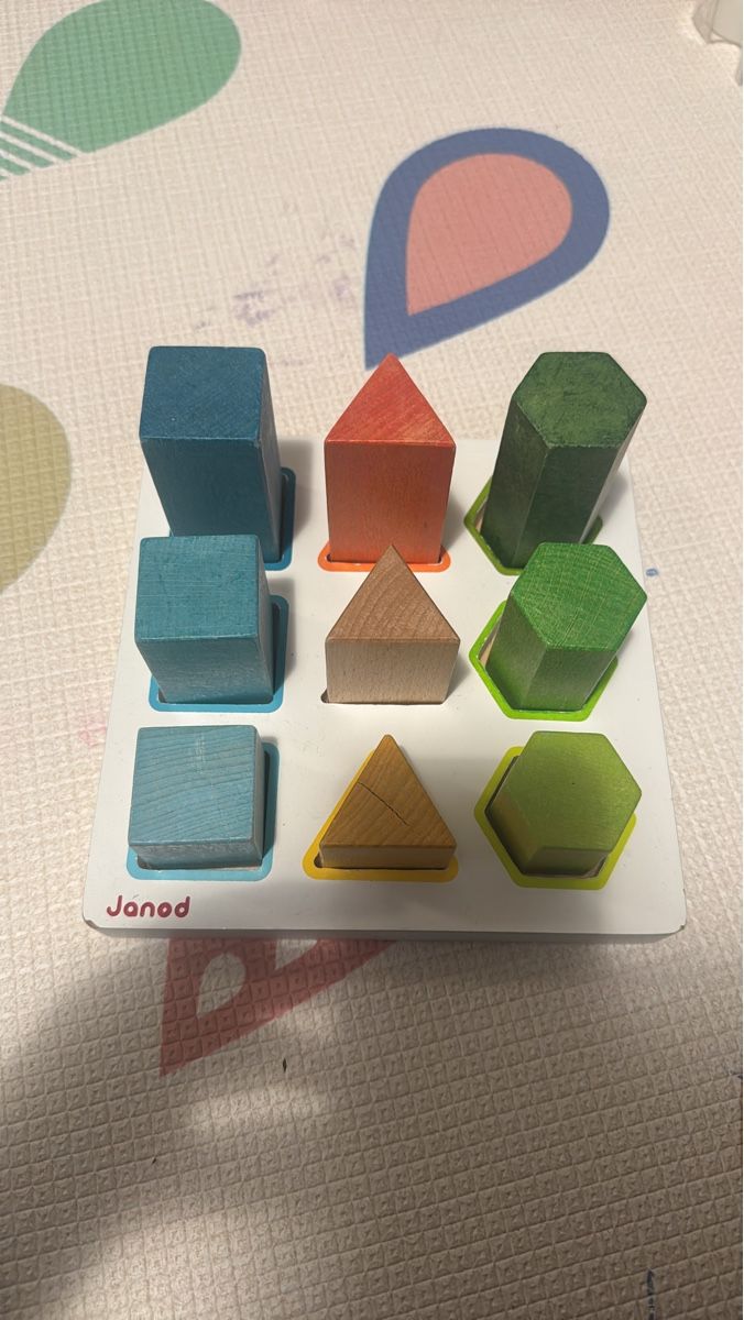 Janod Giochi: Janod Shape Sorter Wooden Toy Blocks – Usato da Zug venduto da axx3l