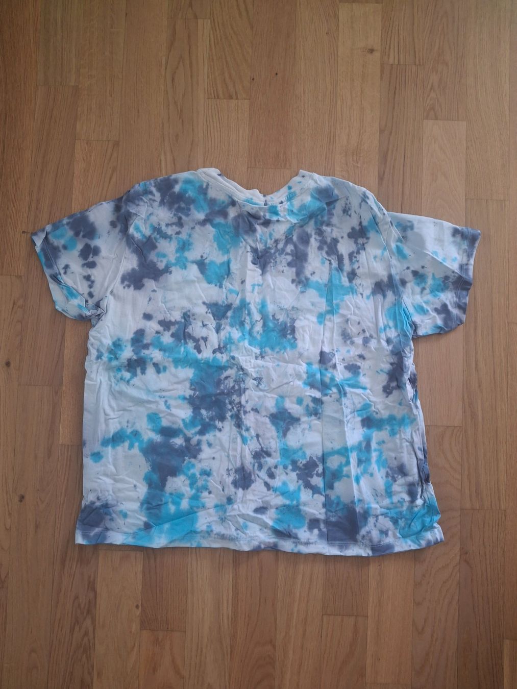 H&M T-shirt: Batik T-Shirt – Nuovo (secondo la descrizione) da Luzern venduto da gab_726g 1