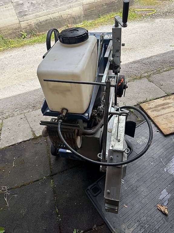 Tutte le macchine: Lissmac Fugenschneider FS 20 – Usato da Horgen venduto da 11sh 4