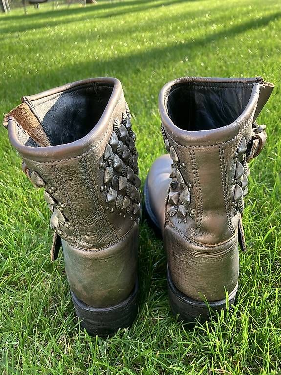 Damenschuhe: Ash Ankle Boots Gr.38, mit Nieten  – Gebraucht aus Lyss von stubenwagen 3