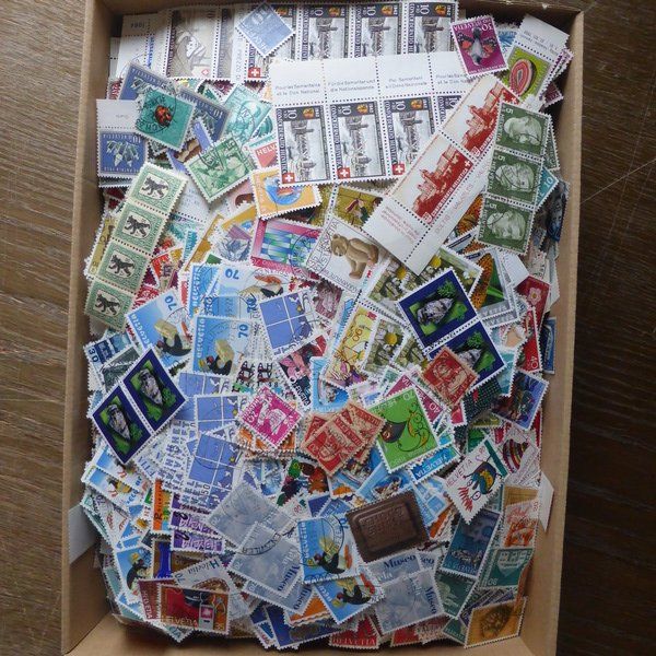 Alle Briefmarken: ca. 2,1 Kg CH - Doubletten ab URALT  kl. Einblick s. Bilder – Gebraucht aus Egliswil von Trens01