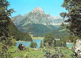 NÄFELS Obersee mit Brünnelistock