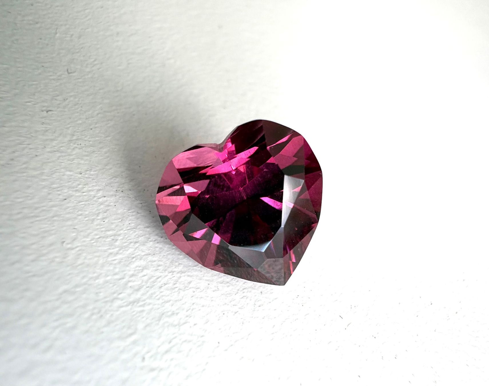 Edelsteine: Vibrant Pink Mahenge Garnet 5.2 ct – Neu (gemäss Beschreibung) aus Schliern b. Köniz von Hiel 1