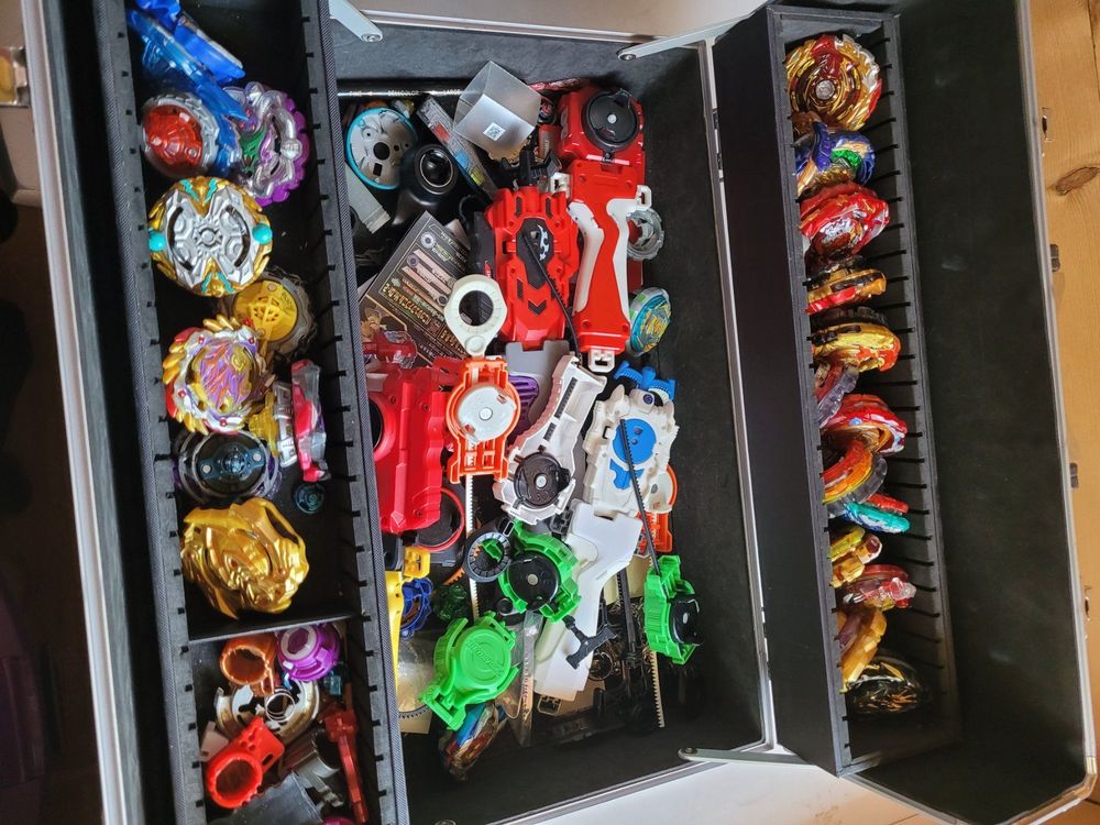 Lot toupie Beyblade pas cher - Sets et coffrets officiels en stock