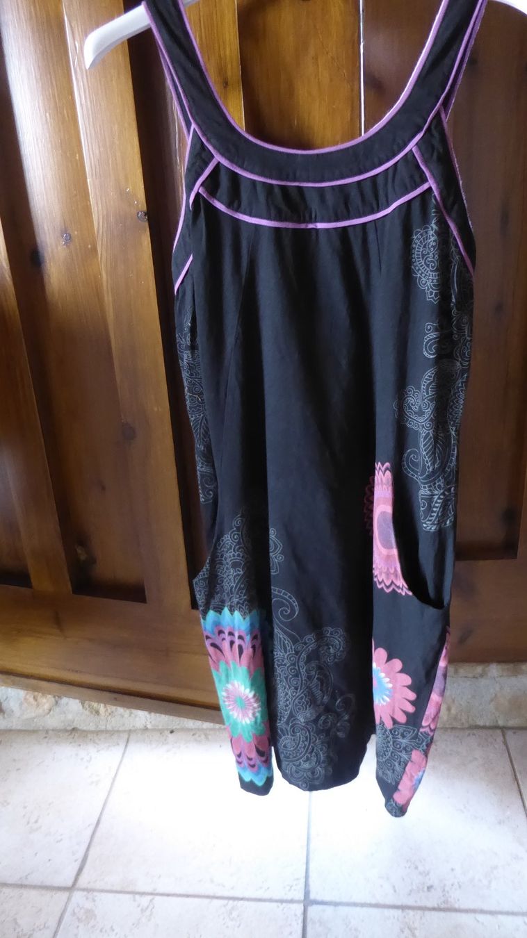 Kleider: Schönes Kleid Gr 42 aus Indien – Gebraucht aus Sargans von Benziner