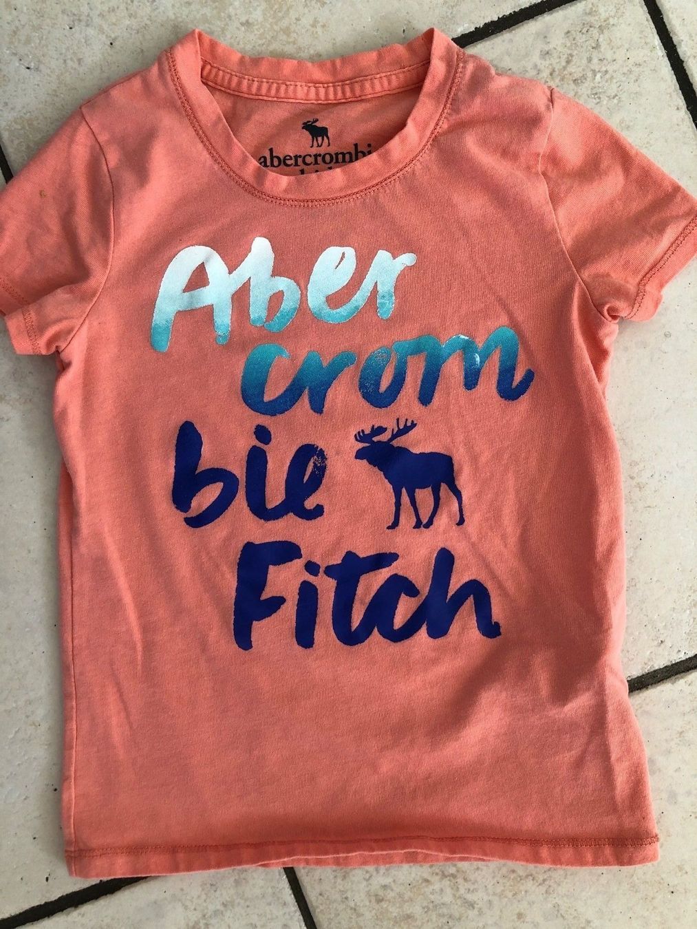 Abercrombie Blusen, T-Shirts & Tops: Abercrombie T-Shirt Gr.98/104 – Gebraucht aus Obergerlafingen von cabo4