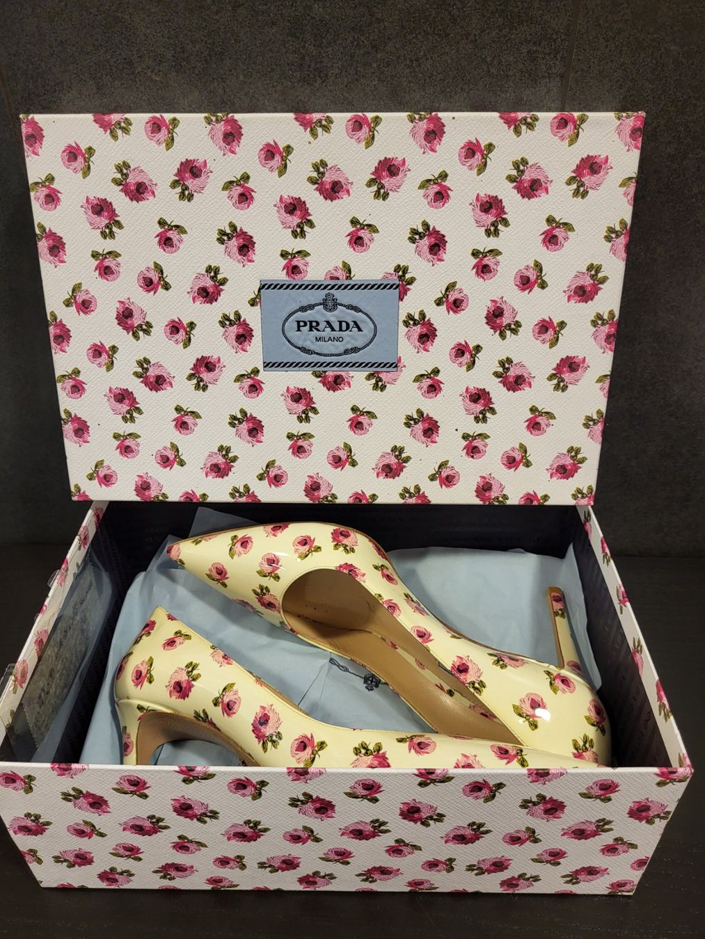 Scarpe da donna: PRADA Pumps mit Rosenmuster Originalverpackung – Nuovo (secondo la descrizione) da Locarno venduto da ernsthofmann