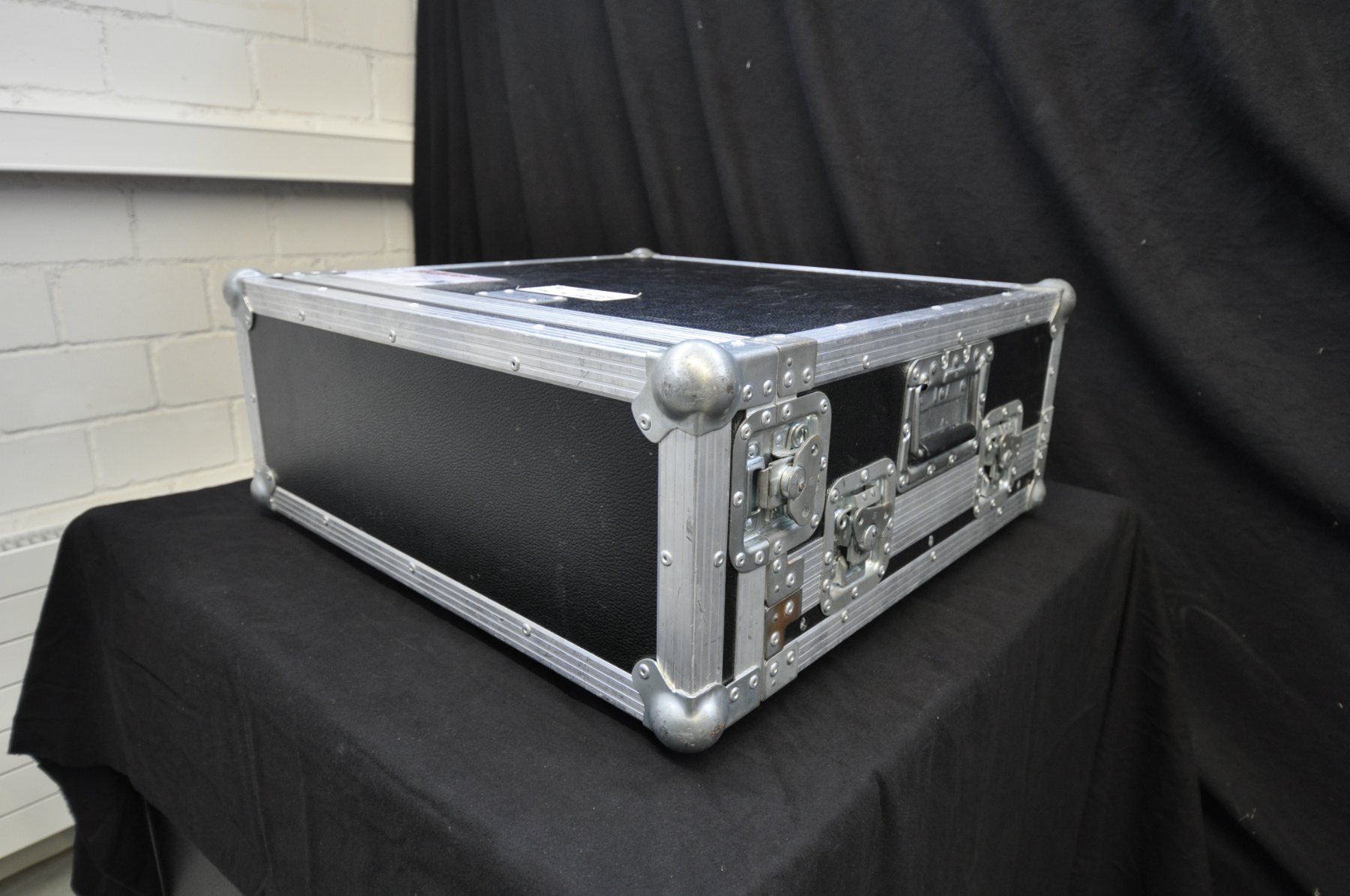 Valigie: Flightcase zu Chamsys MQ50 – Usato da Burgdorf venduto da WHITELIGHT3400
